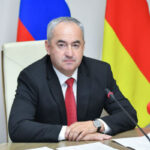 Заседание в режиме видеосвязи провел премьер Таймураз Тускаев.