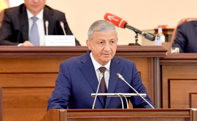 Глава Северной Осетии поздравил Контрольно-счётную палату с юбилеем